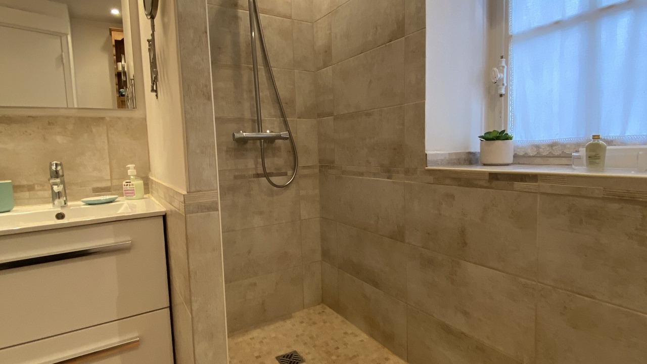 Photo of Bathroom in Saint-Jean-de-Braye