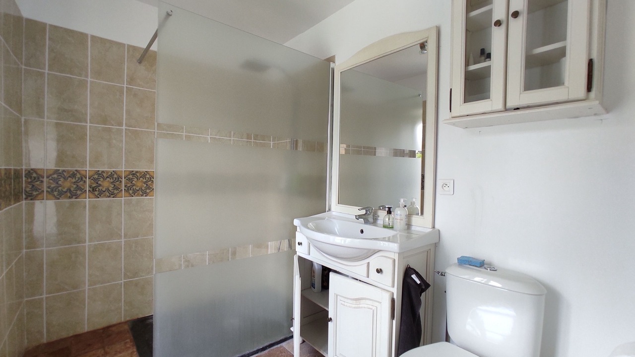 Photo of Bathroom in Sainte-Scolasse-sur-Sarthe