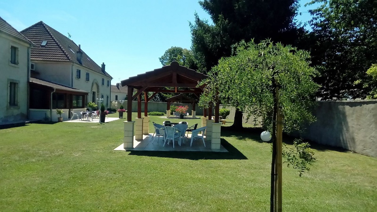 Photo of Outdoor in Beaujeu-Saint-Vallier-Pierrejux-et-Quitteur