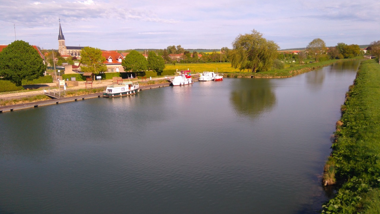 Photo of Outdoor in Lacroix-sur-Meuse