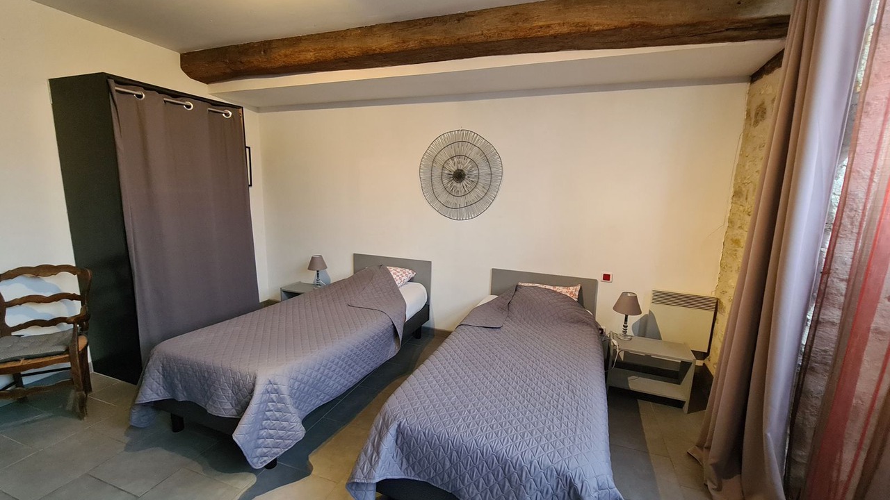 Photo of Bedroom in Attray