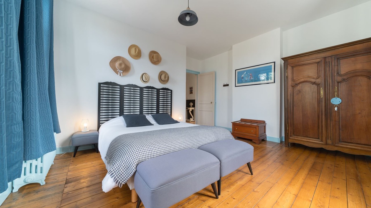 Photo of Bedroom in Neuville-sous-Montreuil