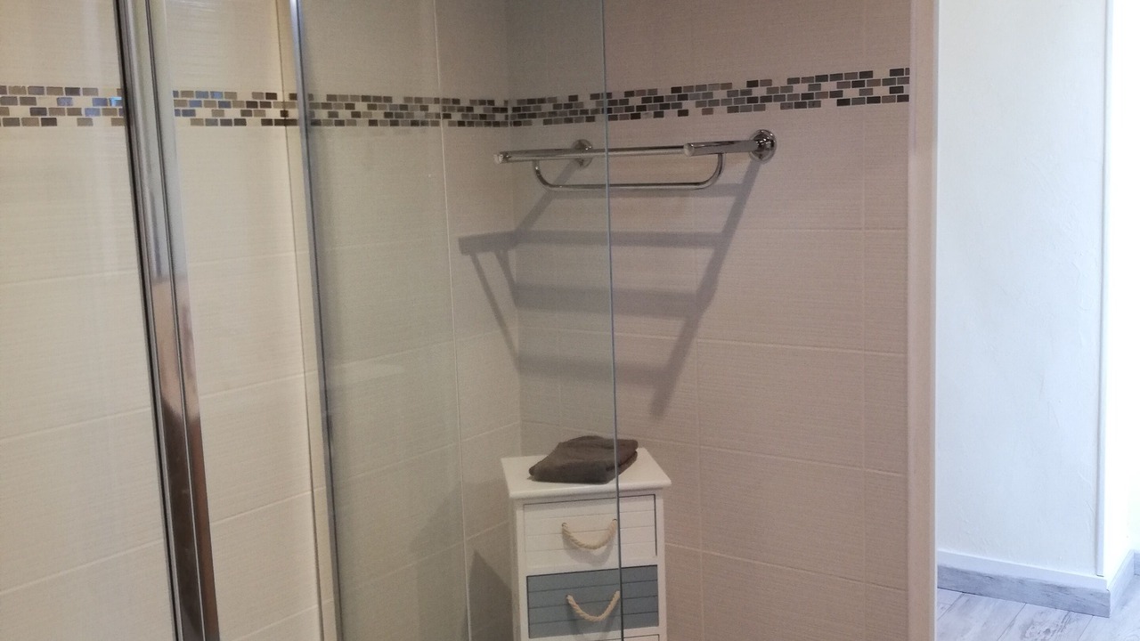 Photo of Bathroom in Tannerre-en-Puisaye