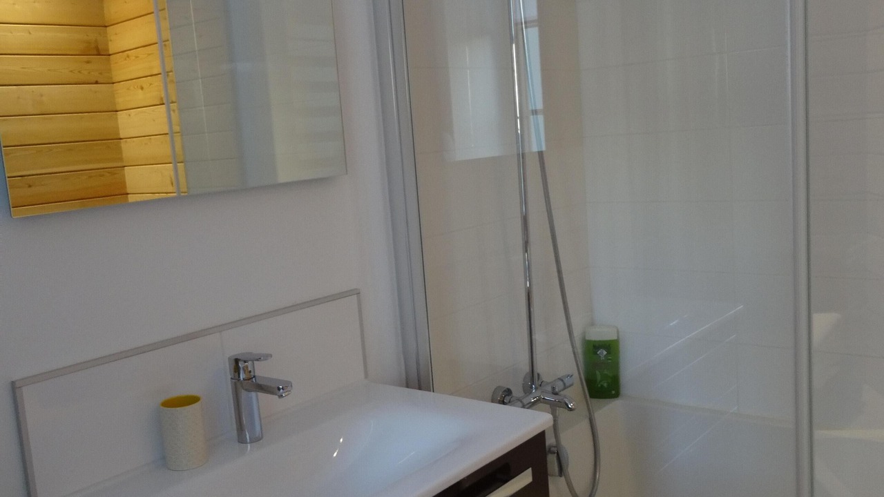 Photo of Bathroom in Etrun