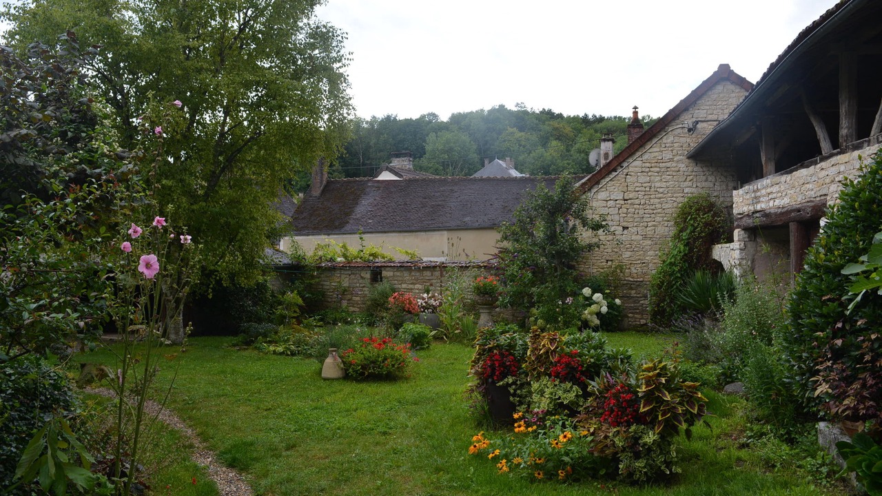 Photo of Outdoor in Molosmes