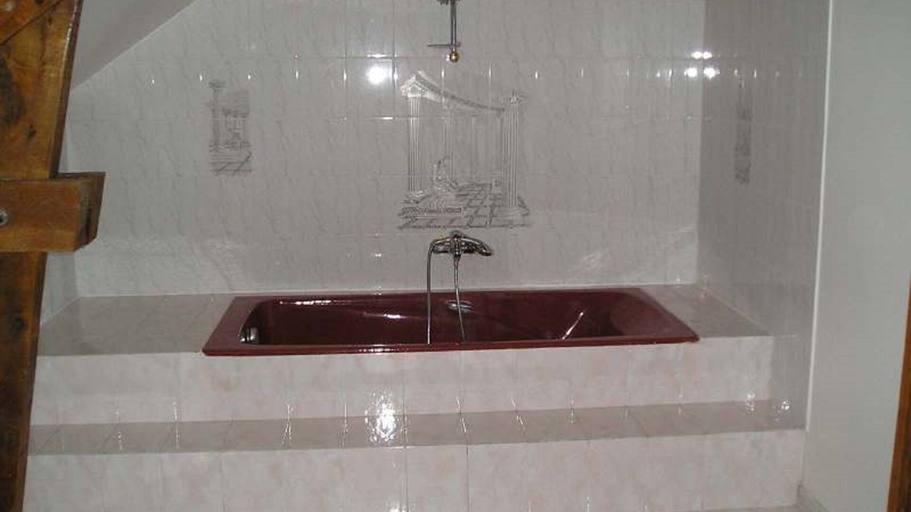 Photo of Bathroom in Courtenay
