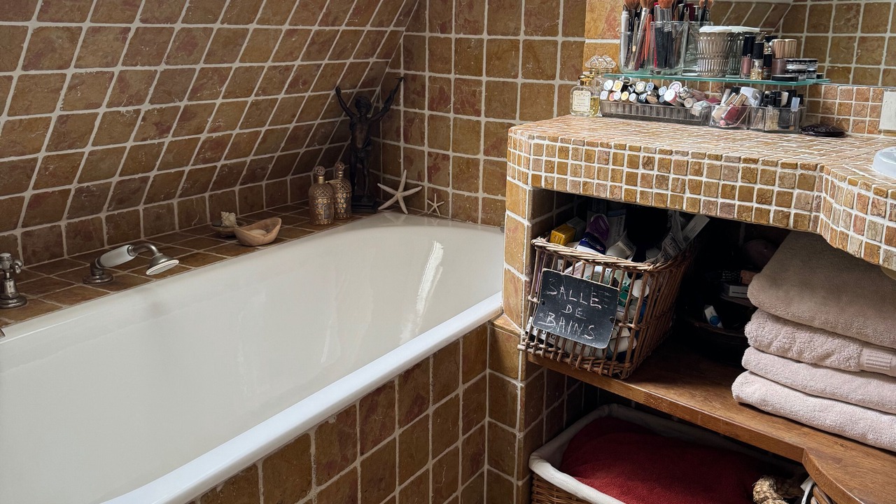 Photo of Bathroom in Notre-Dame-des-Champs