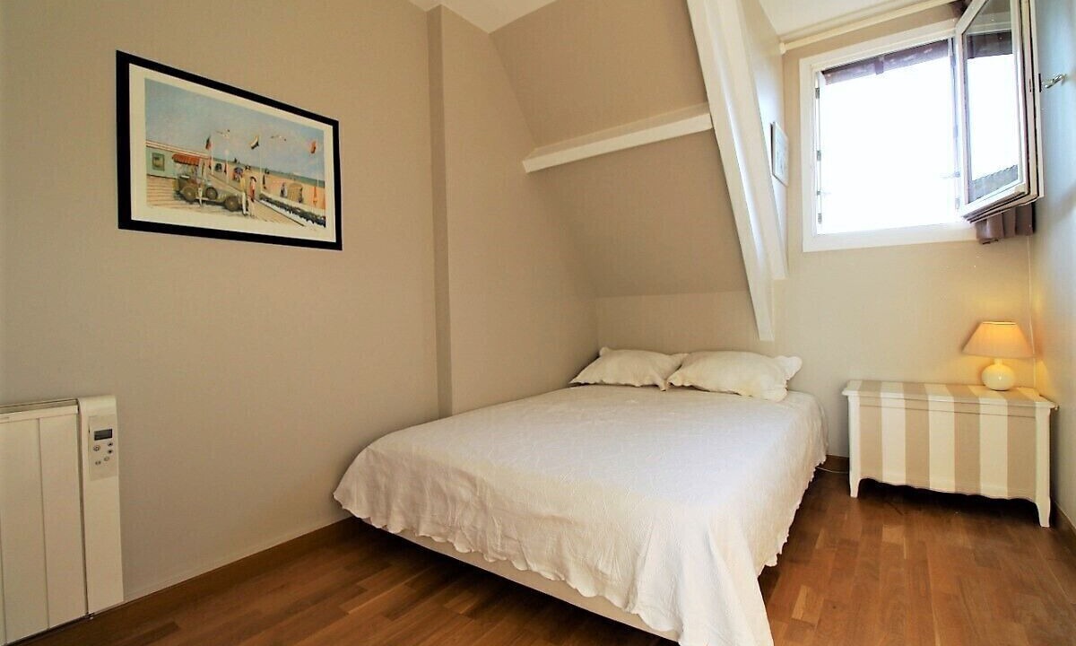 Photo of Bedroom in Deauville City Centre