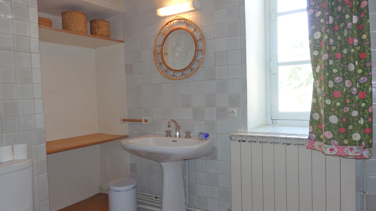 Photo of Bathroom in Saint-Benin-d'Azy