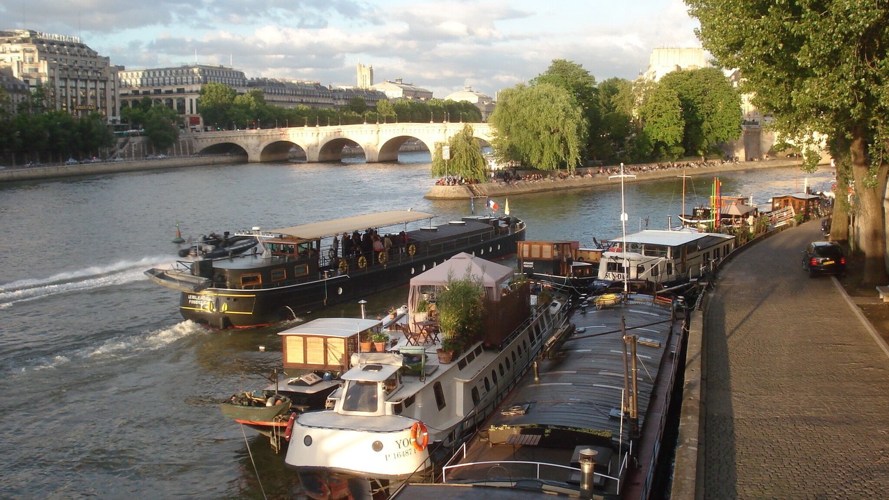 Photo of Others in Quartier du Mail