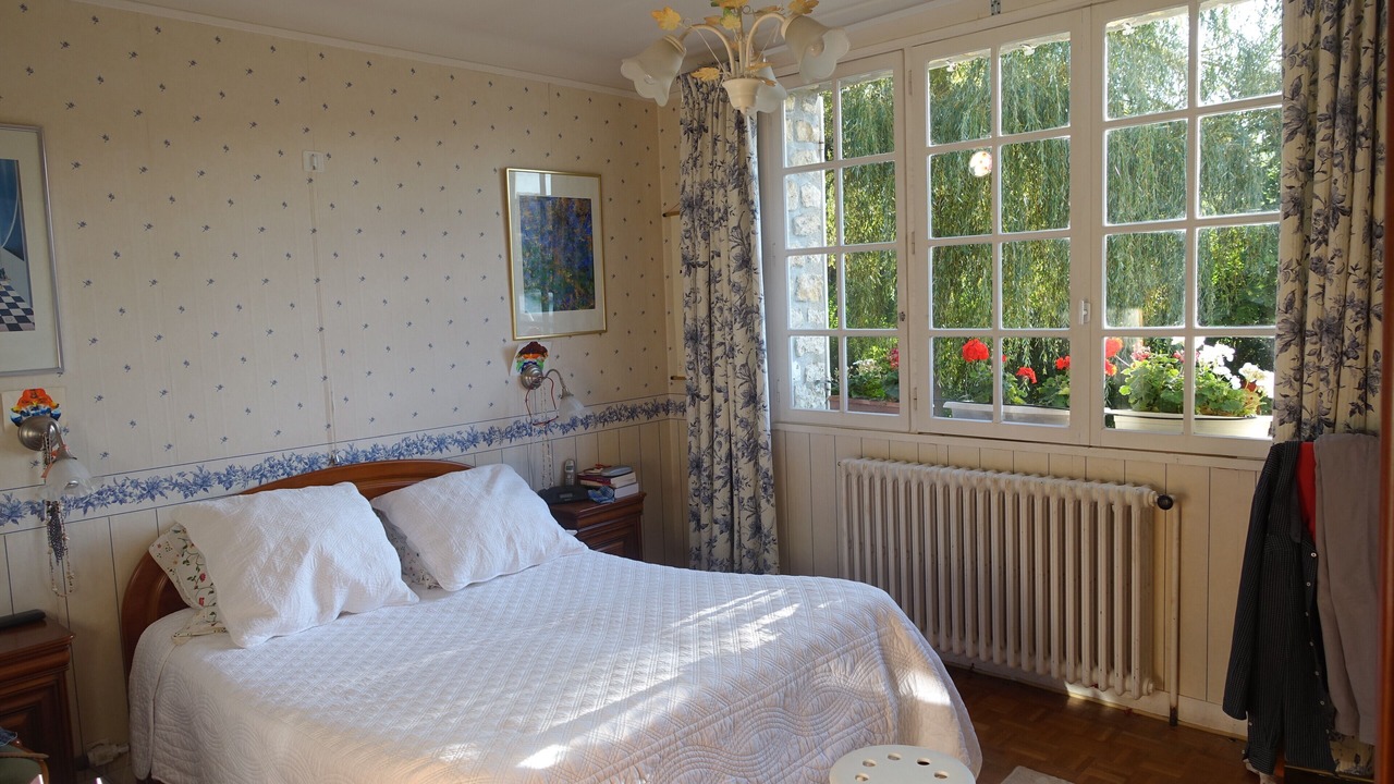 Photo of Bedroom in Neauphle-le-Vieux