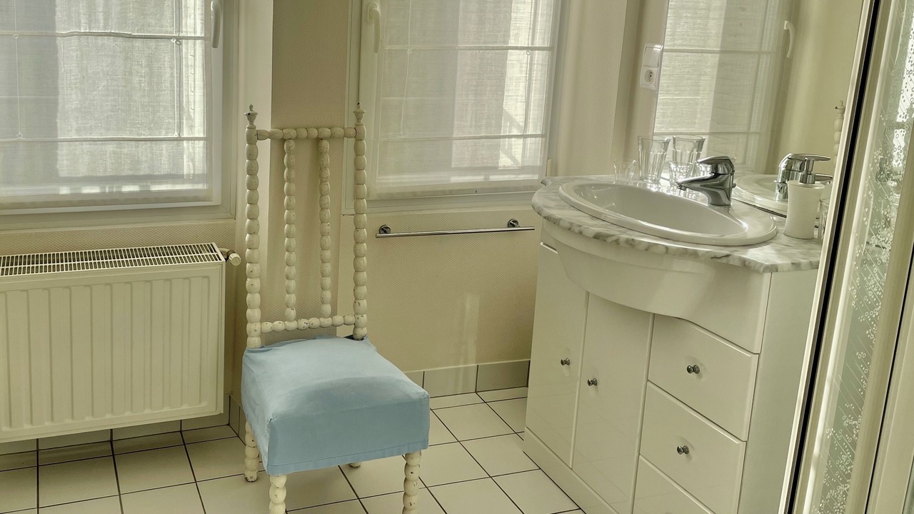 Photo of Bathroom in Seiches-sur-le-Loir