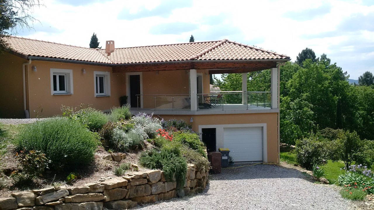Photo of Outdoor in Saint-Etienne-de-Fontbellon