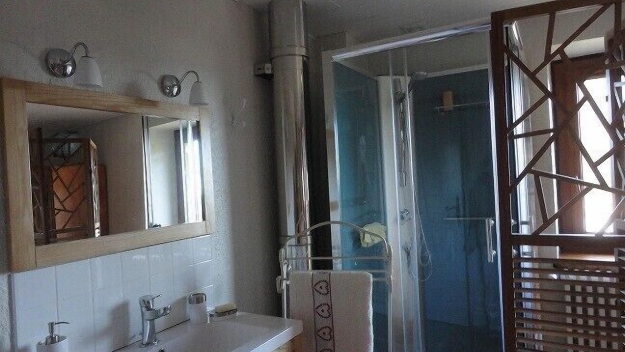 Photo of Bathroom in Desaignes