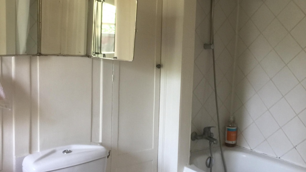 Photo of Bathroom in Cambremer