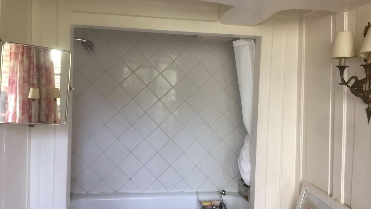 Photo of Bathroom in Cambremer