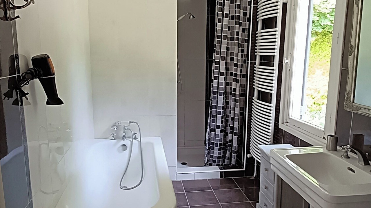 Photo of Bathroom in Evecquemont