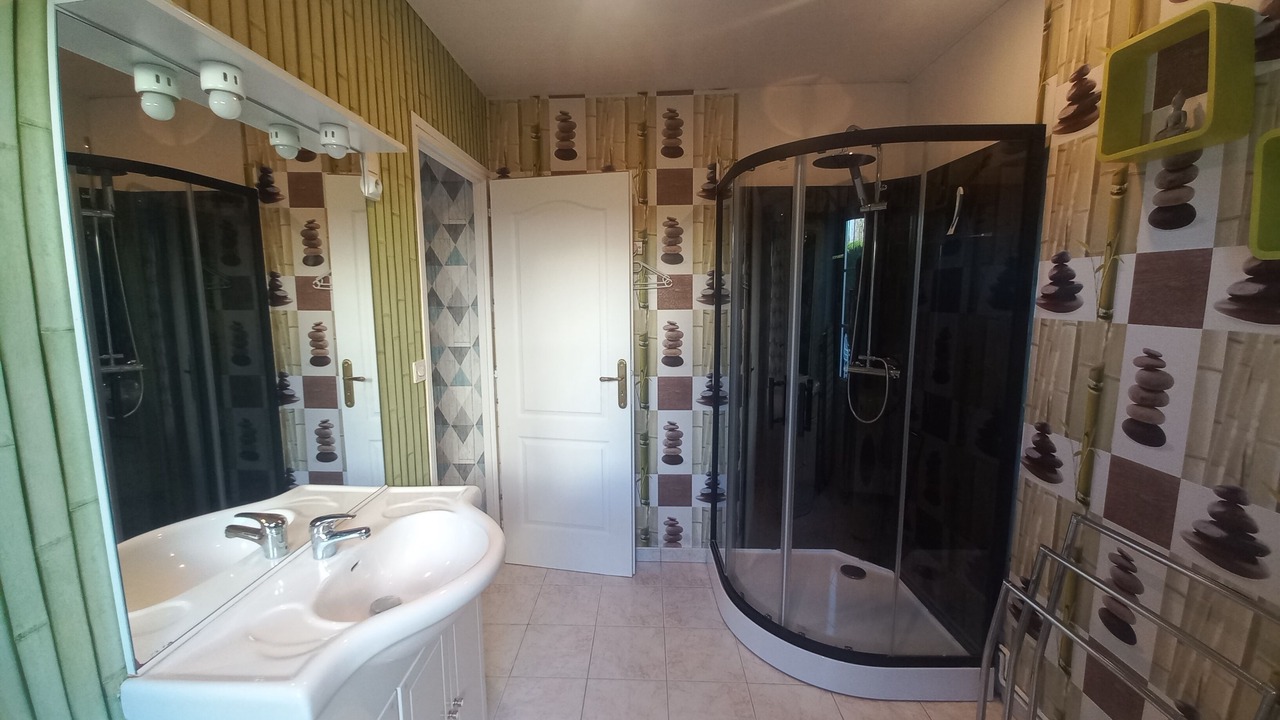 Photo of Bathroom in Wailly-Beaucamp