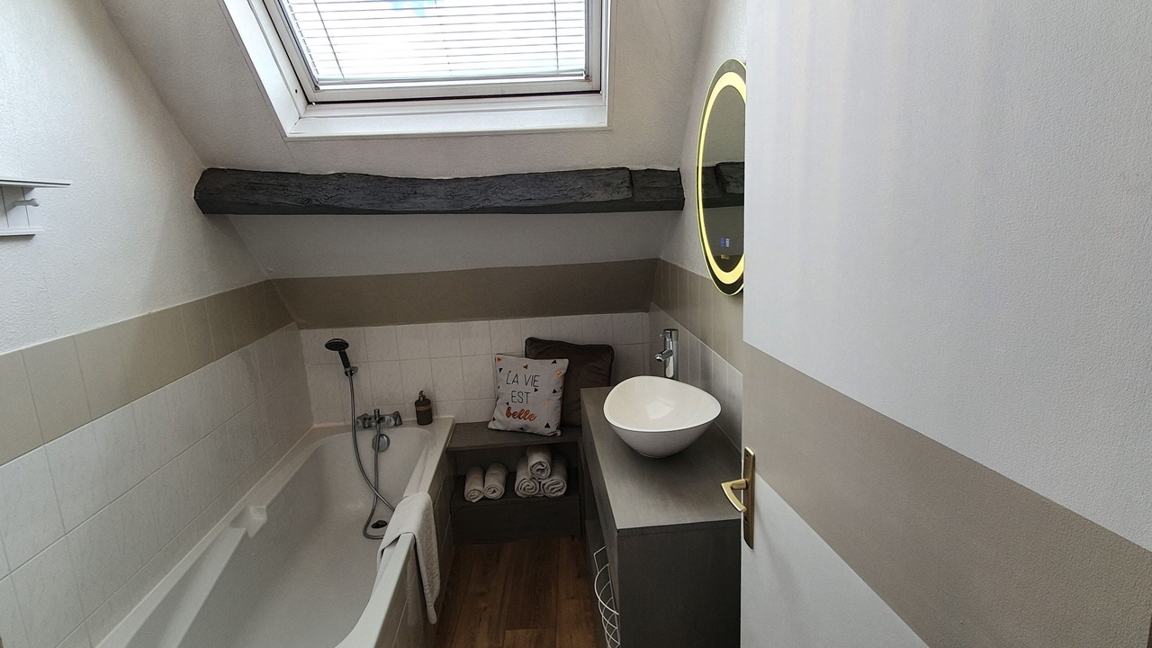 Photo of Bathroom in Montcavrel