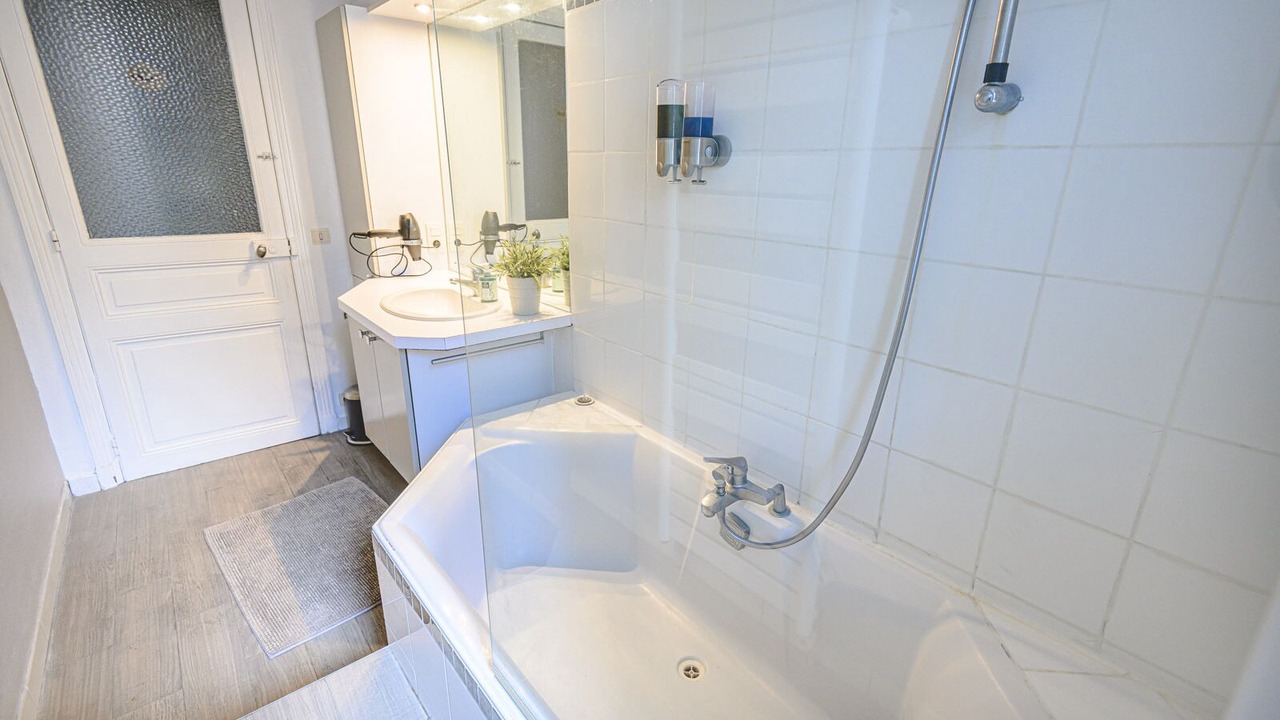 Photo of Bathroom in Reims City Centre