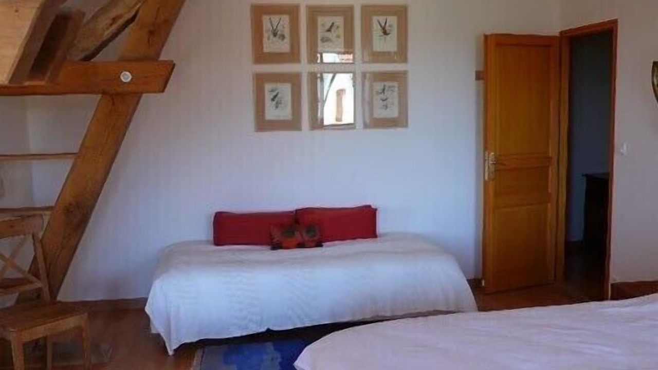 Photo of Bedroom in Flavigny-sur-Ozerain
