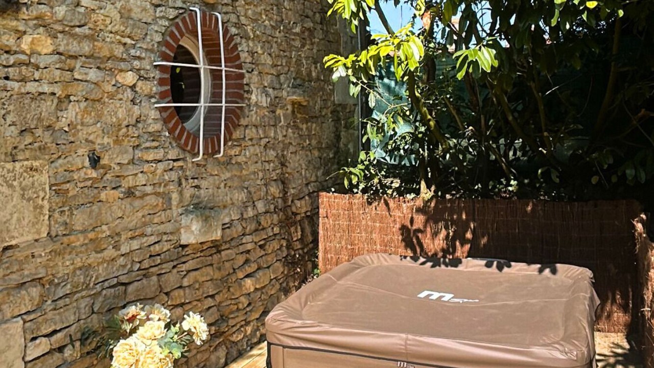 Photo of Patio Balcony in Pronleroy