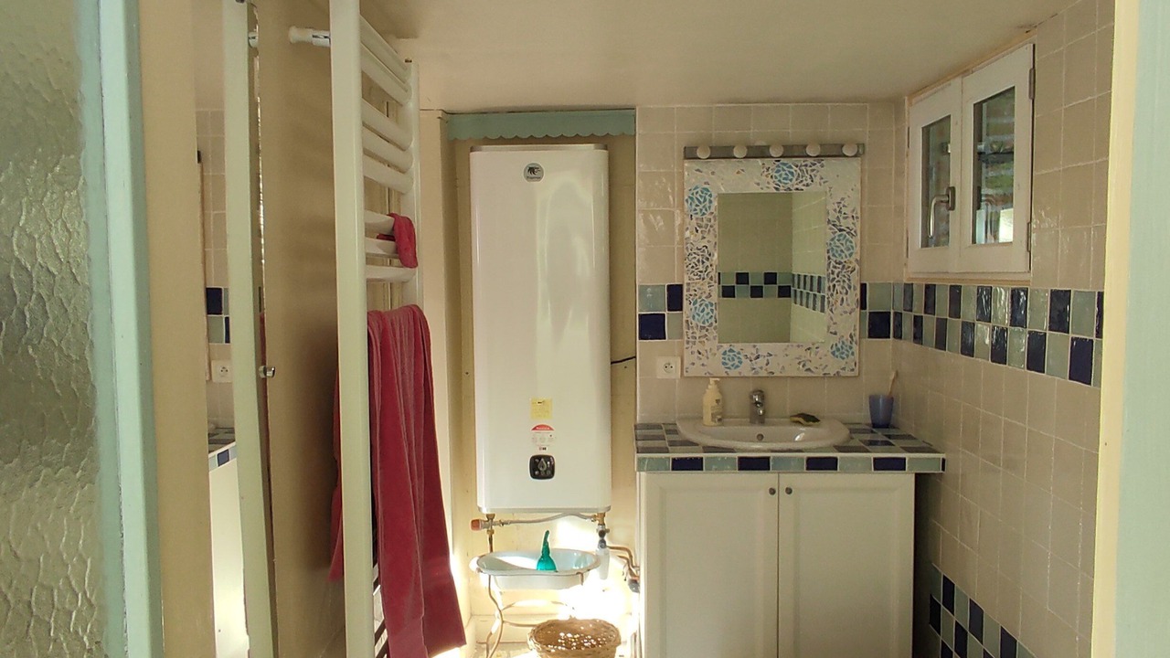 Photo of Bathroom in Bezancourt