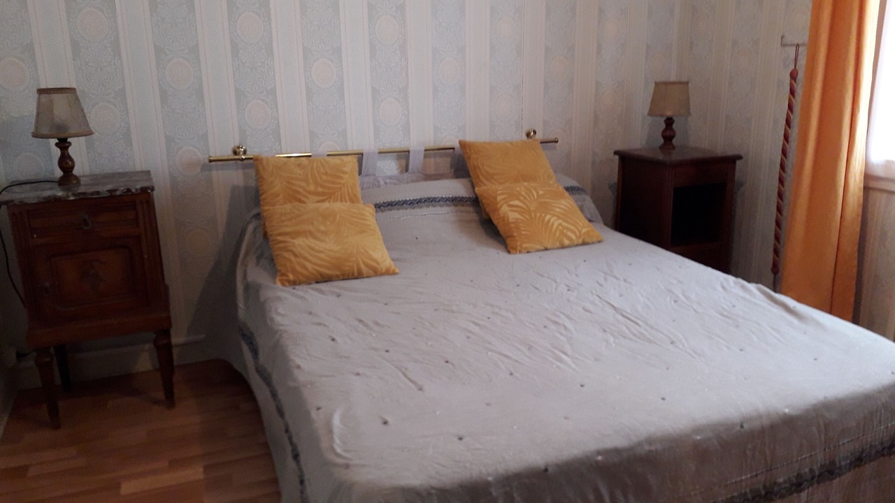 Photo of Bedroom in Chenehutte-Treves-Cunault