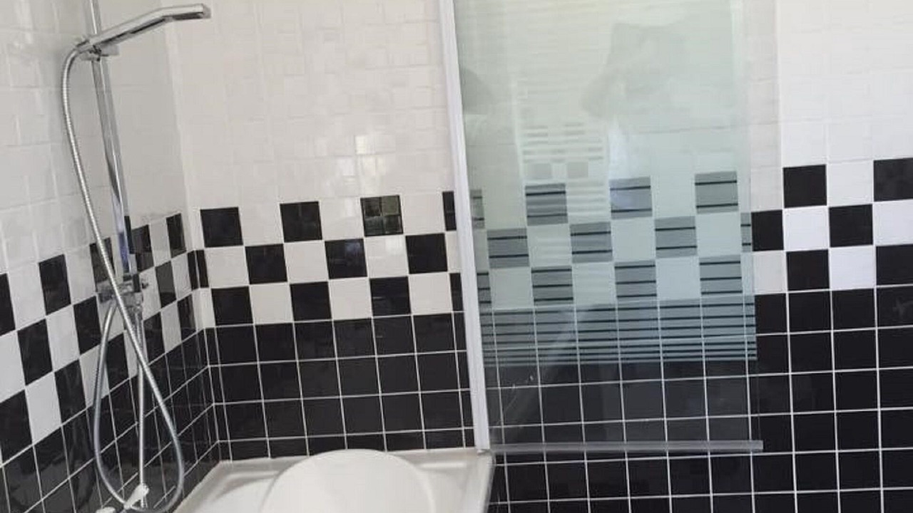 Photo of Bathroom in Auneuil
