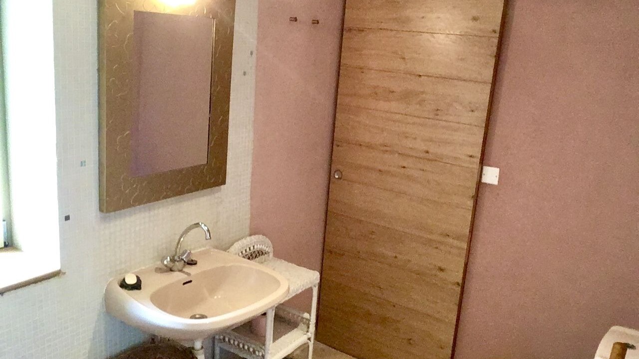 Photo of Bathroom in Cry