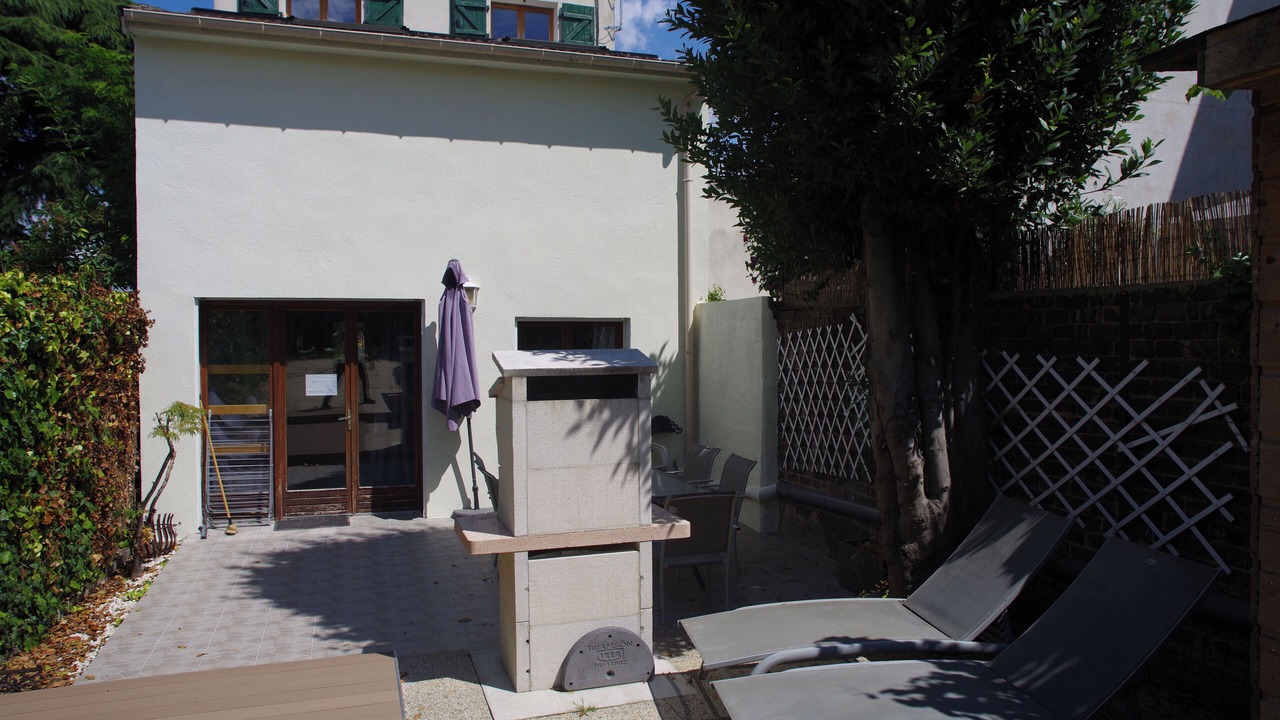 Photo of Patio Balcony in Plateau - Mont-Valerien