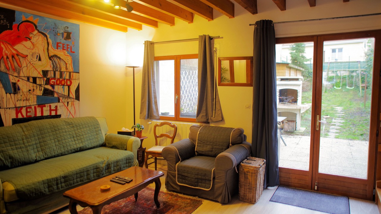 Photo of Livingroom in Plateau - Mont-Valerien