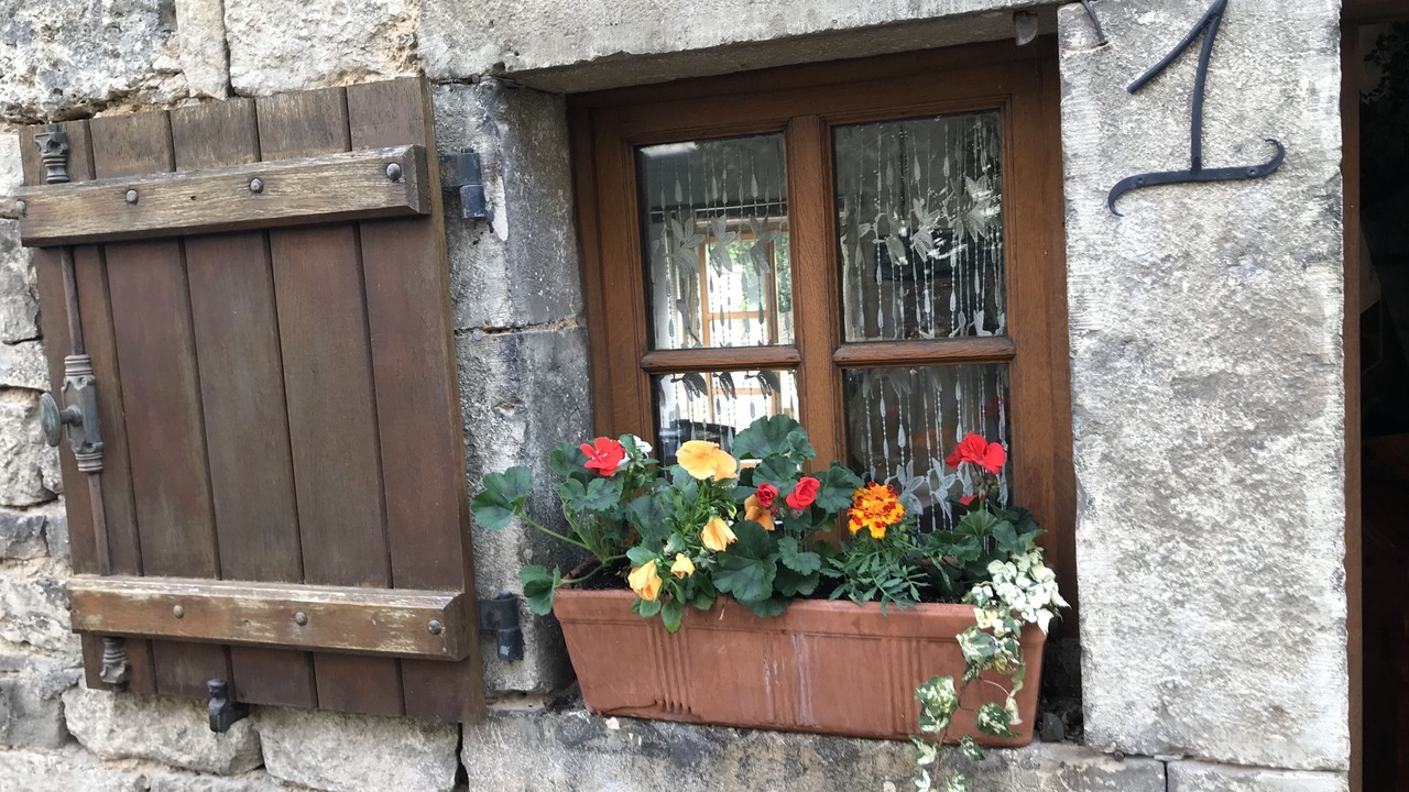 Photo of Others in Flavigny-sur-Ozerain