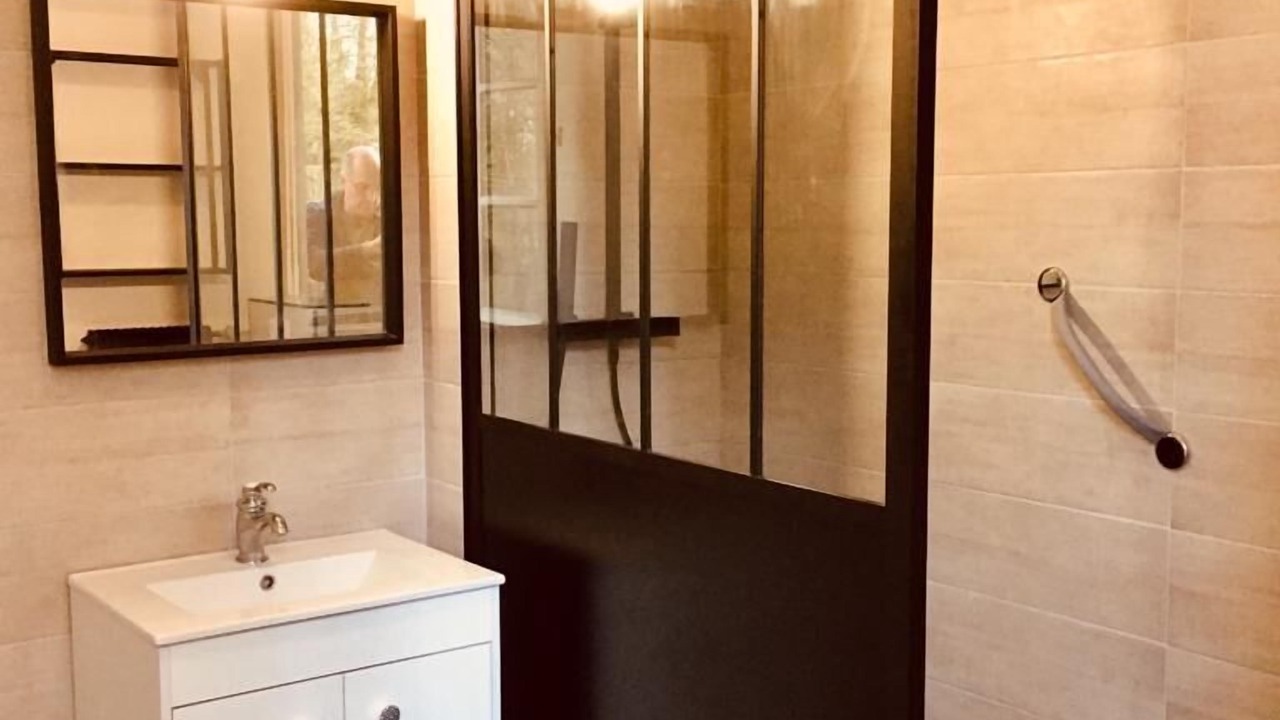 Photo of Bathroom in Yerres