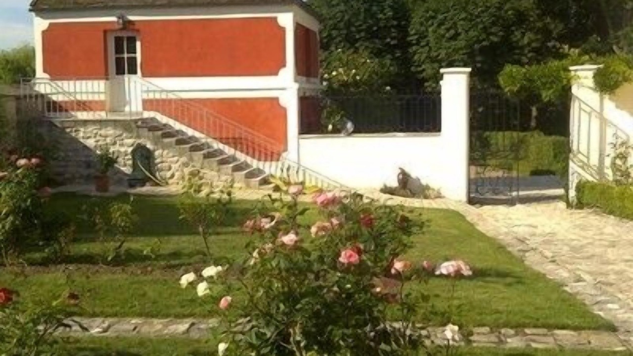 Photo of Outdoor in Saint-Nom-la-Breteche