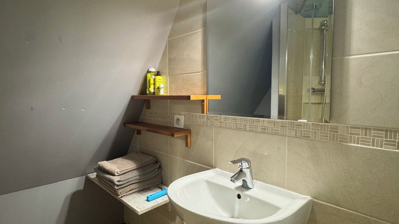 Photo of Bathroom in Flancourt-Catelon