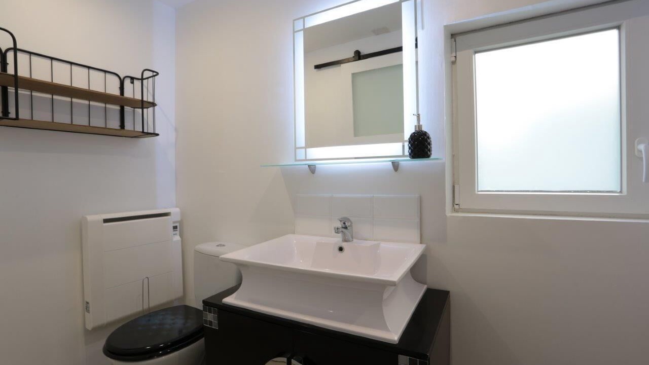 Photo of Bathroom in Saint-Gatien-des-Bois