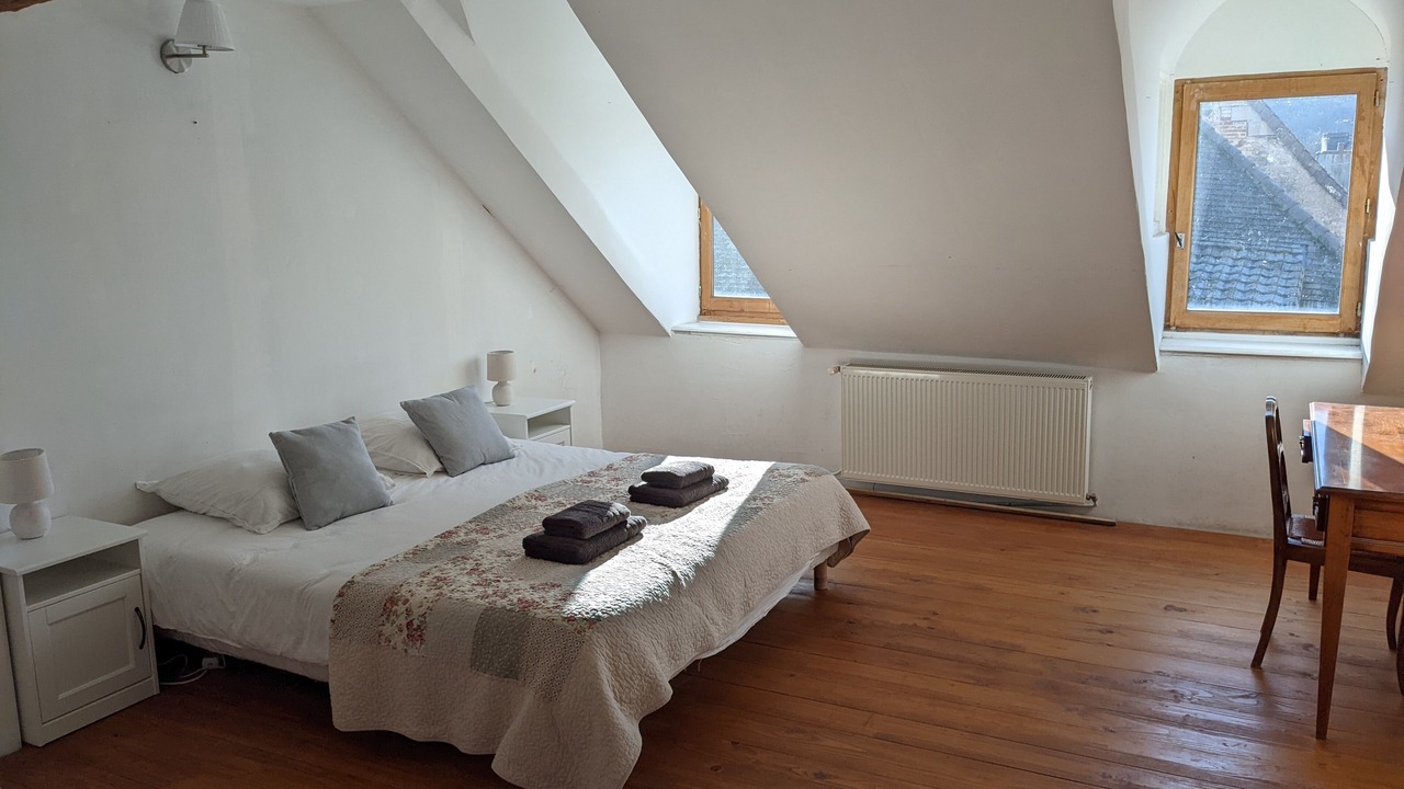 Photo of Bedroom in Saint-Gengoux-le-National