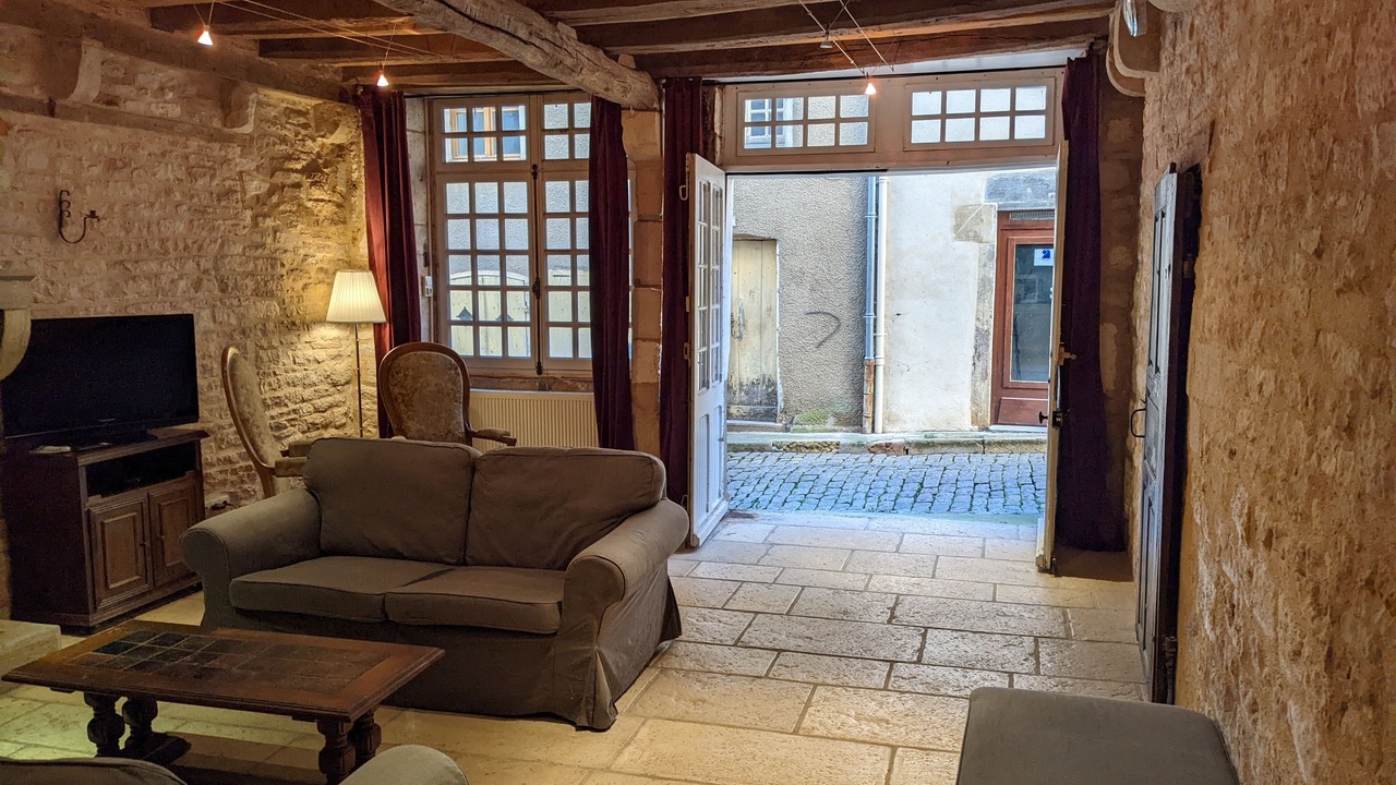 Photo of Livingroom in Saint-Gengoux-le-National