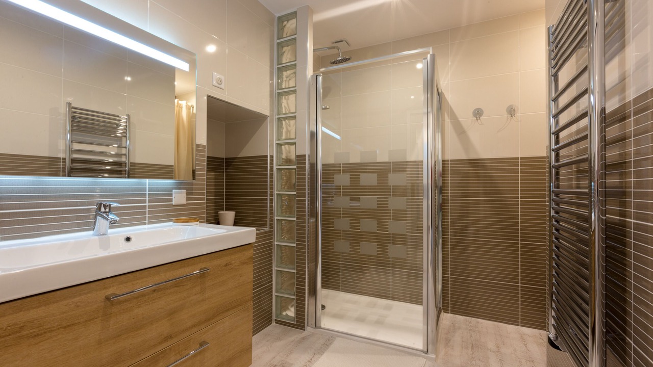 Photo of Bathroom in Beaune City Centre