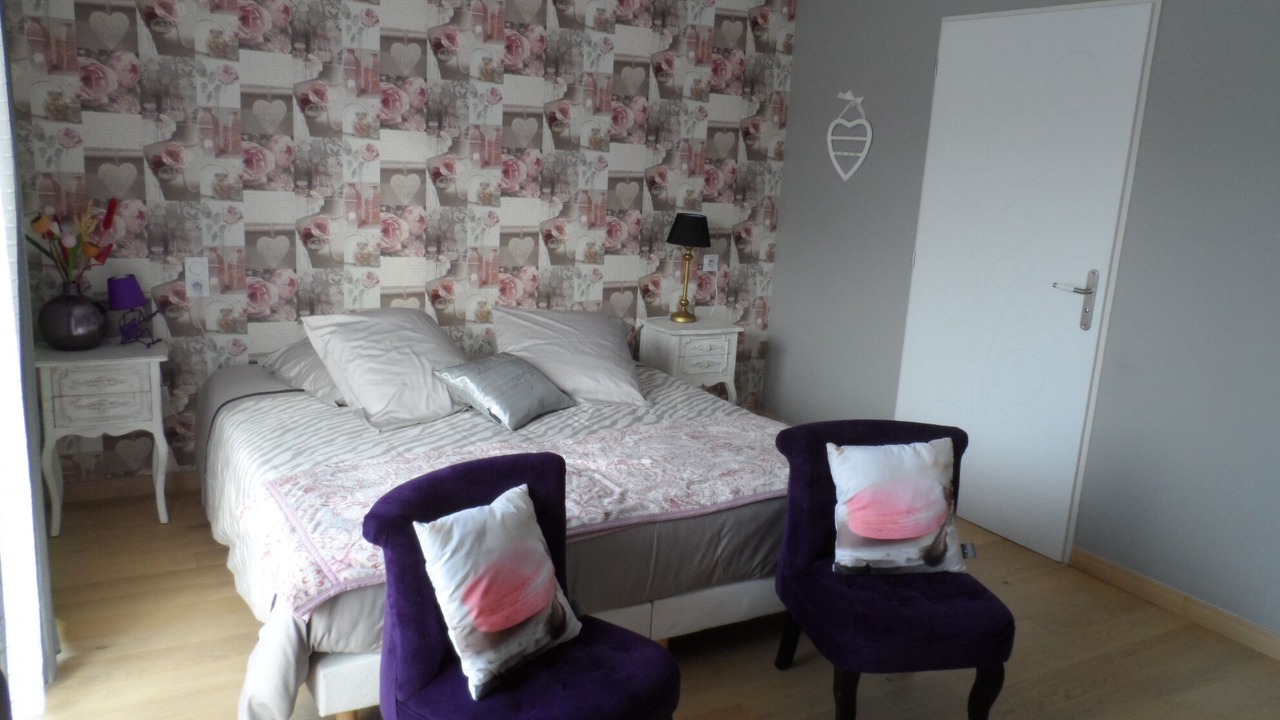 Photo of Bedroom in Arrest
