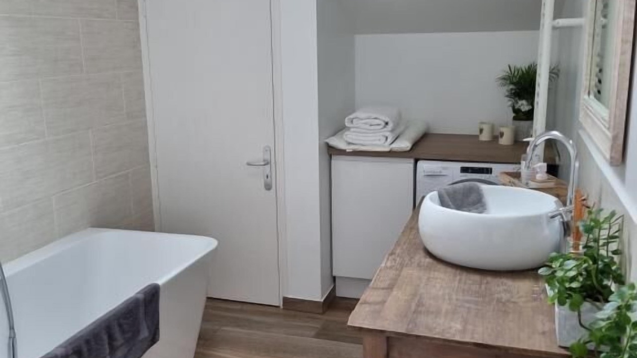 Photo of Bathroom in Orrouy