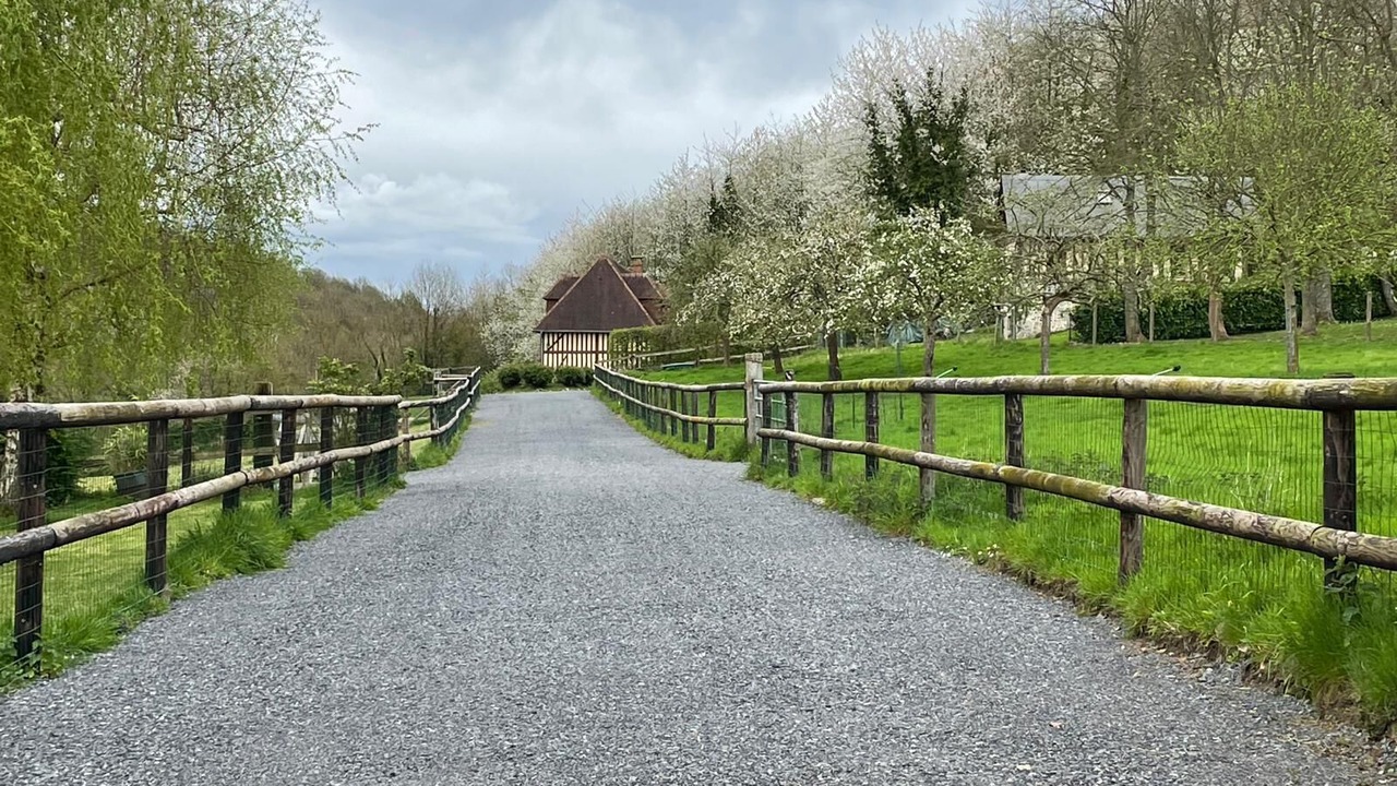 Photo of Outdoor in Fiquefleur-Equainville