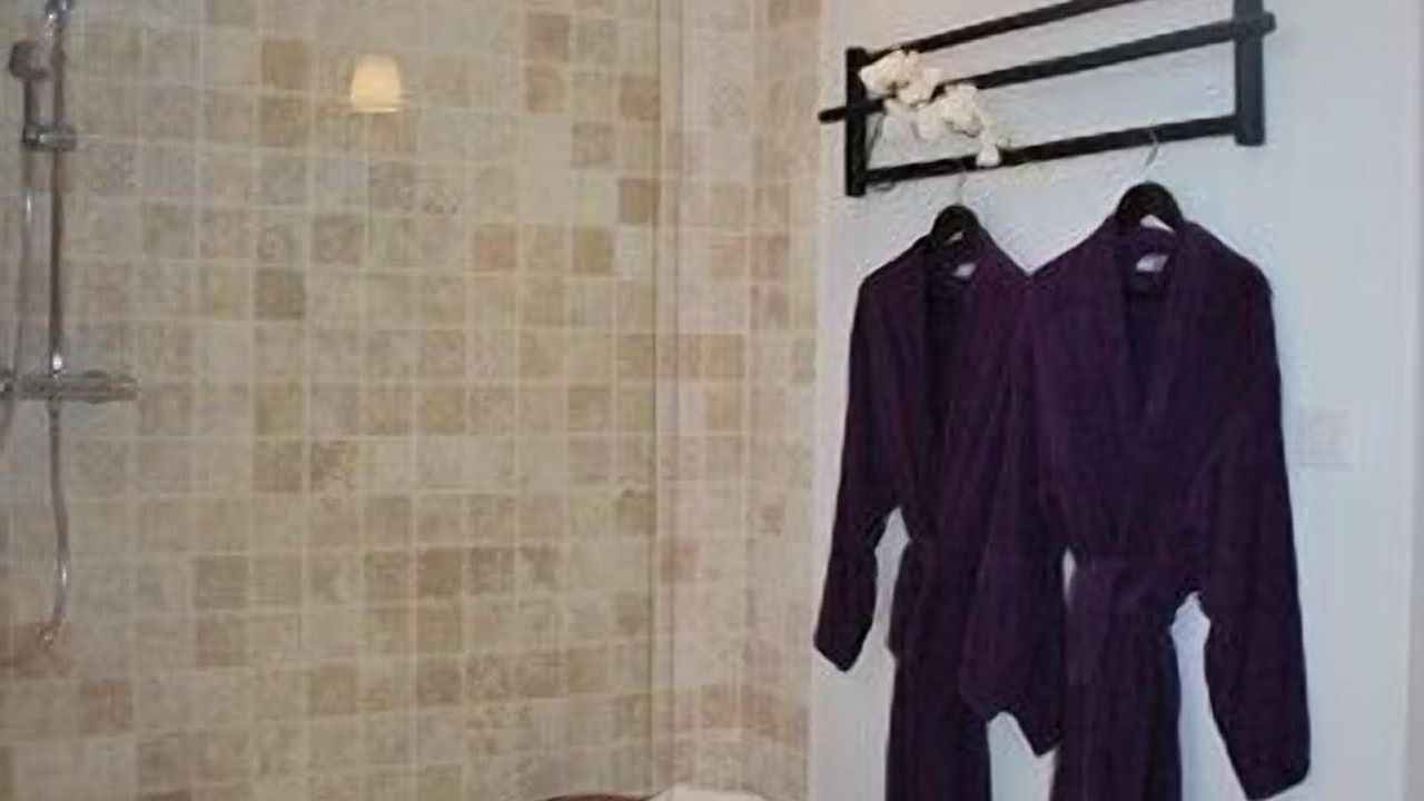 Photo of Bathroom in Noyant-et-Aconin