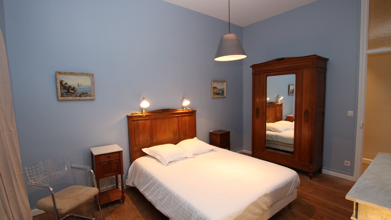Photo of Bedroom in Reims City Centre