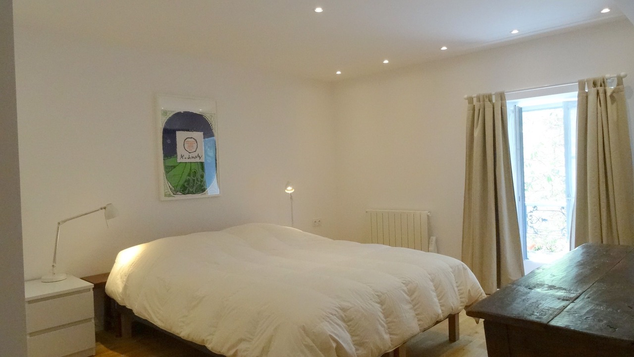 Photo of Bedroom in Flavigny-sur-Ozerain