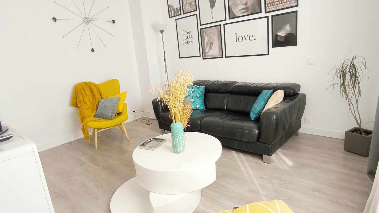 Photo of Livingroom in Charleville-Mezieres
