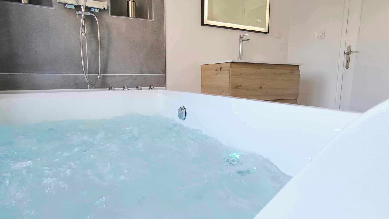 Photo of Bathroom in Charleville-Mezieres