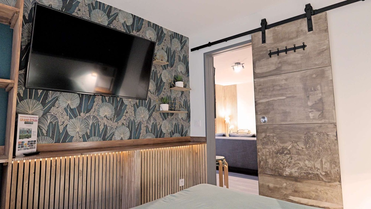 Photo of Bedroom in Quartier Saint-Clement - Jardin des Plantes