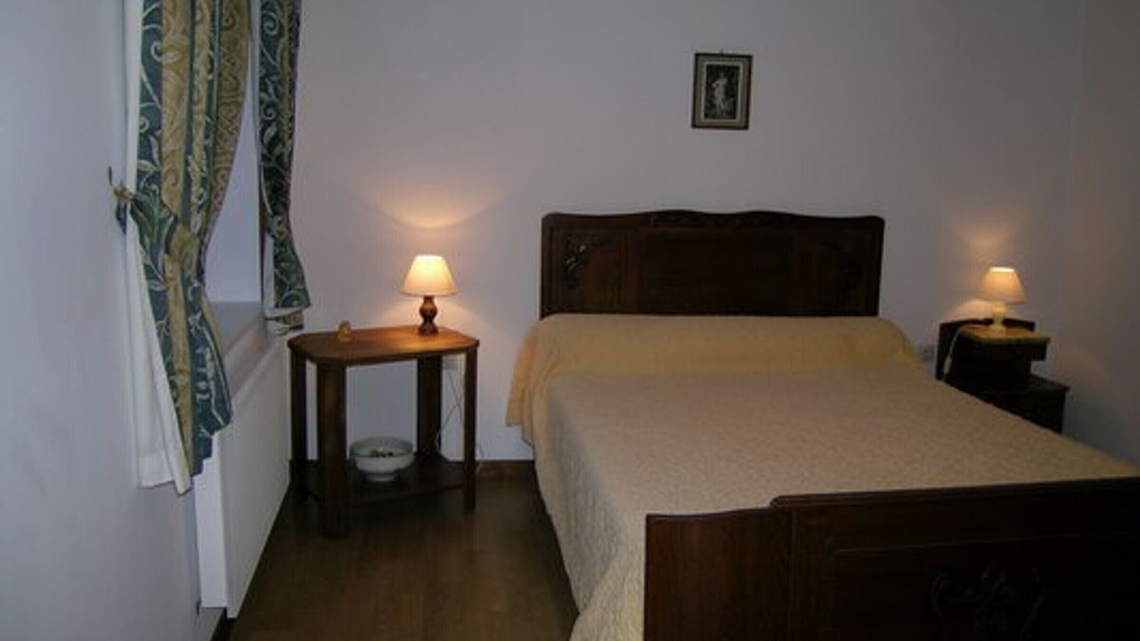 Photo of Bedroom in Le Veurdre